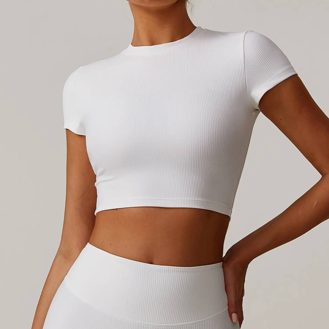 Soft Ribbed Crop Top – Perfect Fit for Gym & Everyday Wear